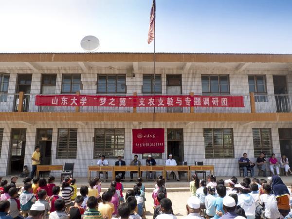 摄影:庞波