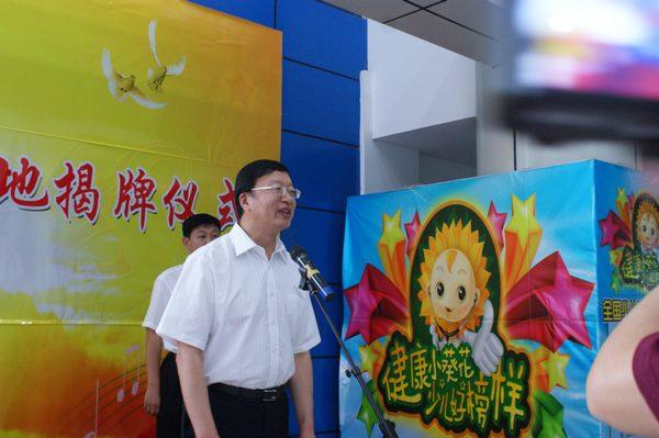摄影：何炜